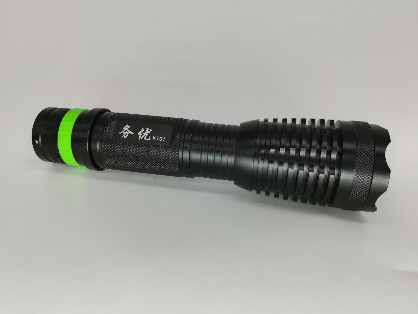 如何挑选强光手电筒,什么样的强光手电筒质量最好