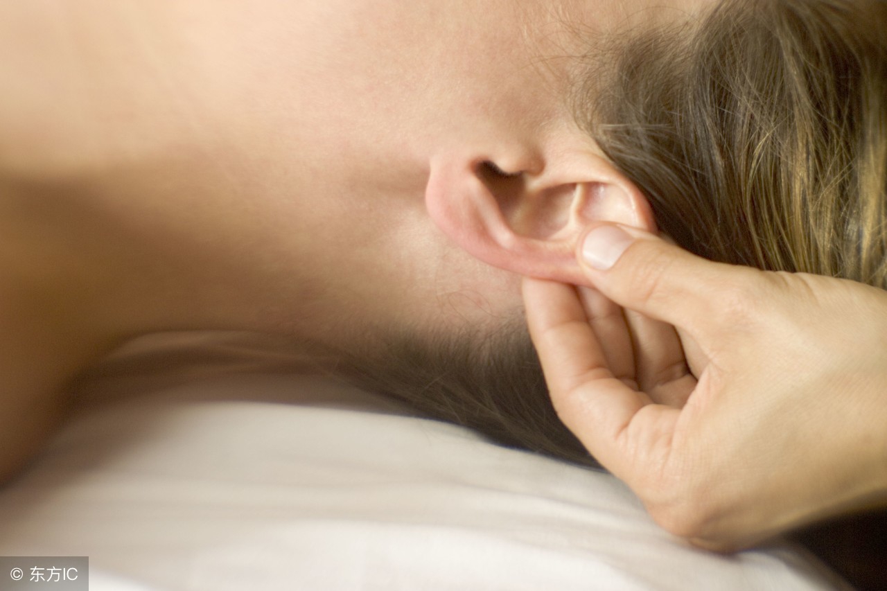 耳朵里脏东西多怎么回事,耳朵里脏东西越抠越多