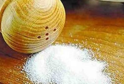 鼻子毛孔粗大挤出白色物质怎么办,鼻子上挤出白色东西去除小妙招