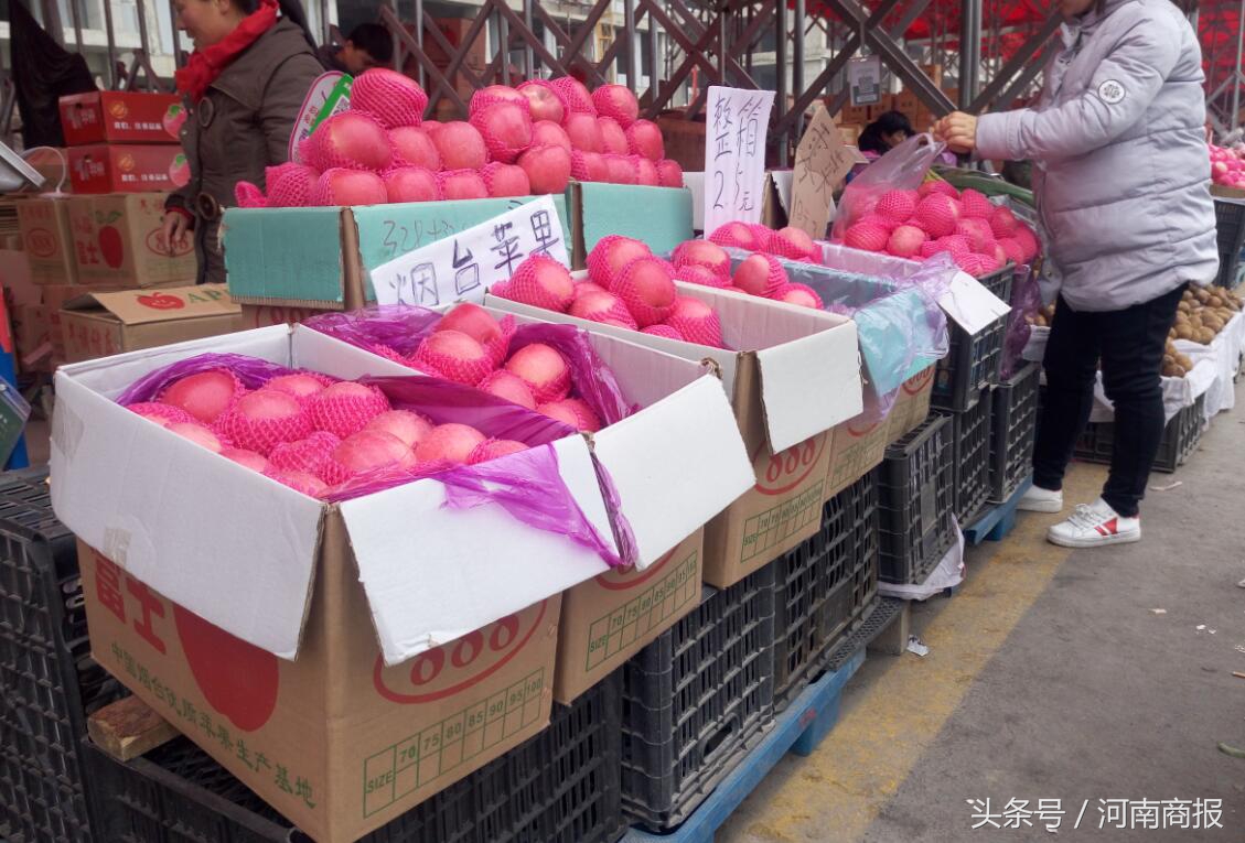 女子买一箱苹果,女子买一袋苹果全坏了