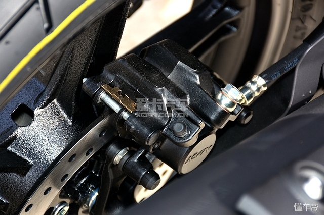 雅马哈飞致ys250中缸掉漆,雅马哈ys250摩托车