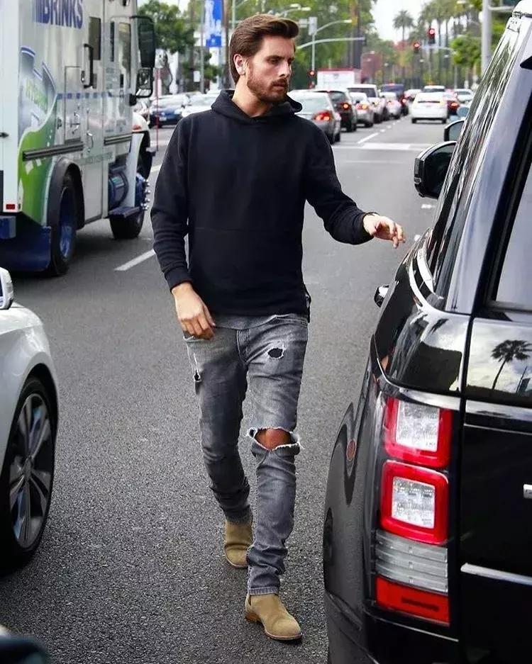 男士墨绿色帽衫怎么搭,不只有黑白色的男生穿搭