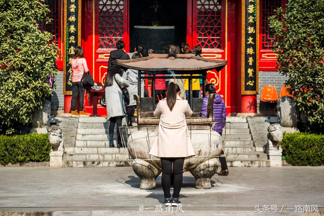 地坛寺庙佛像,中国造价昂贵的十大寺庙