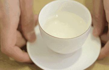 警惕一喝绿茶就不舒服,冬天喝红茶和绿茶伤胃吗