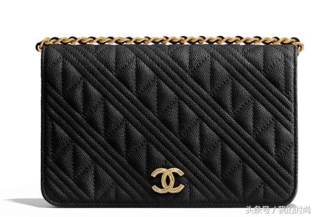 ChanelClutchwithChain最新款千万要慎入呀，看了就想买！