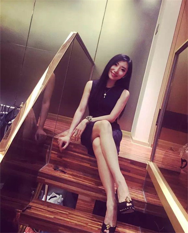 国足座驾vs明星座驾,国足球员座驾让普通人羡慕