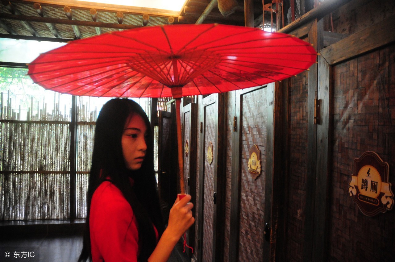 长篇故事《楼上的高跟鞋》胆小勿入！