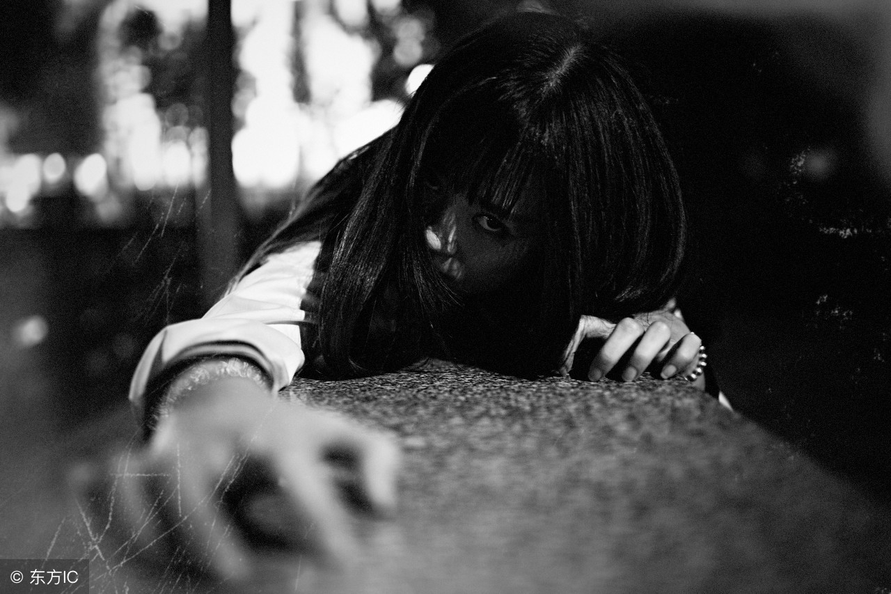 长篇故事《楼上的高跟鞋》胆小勿入！