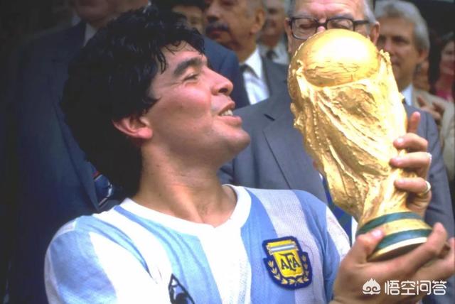 足球历史最伟大的十位巨星,21世纪前十年的足球超级巨星