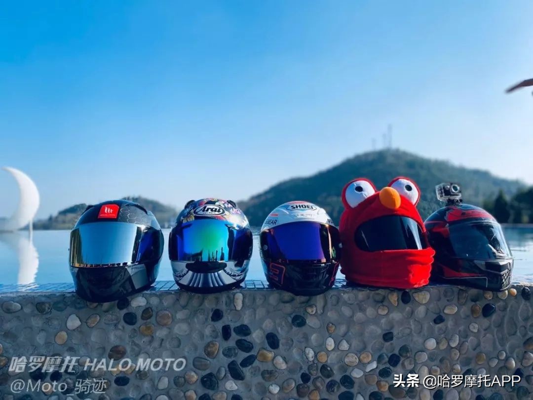 碳纤维头盔蛇纹,mt碳纤维复古头盔