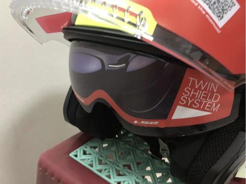 摩托车头盔开箱视频怎么拍,摩托车头盔双镜片开箱