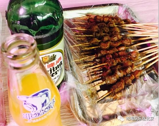 这么low的店，竟然这么多人抢着去吃