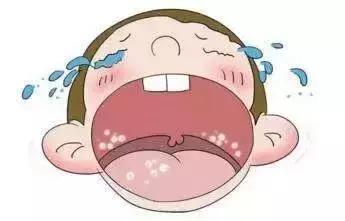 8个月宝宝嘴里有溃疡还是鹅口疮,宝宝嘴里有白色的是口腔溃疡吗