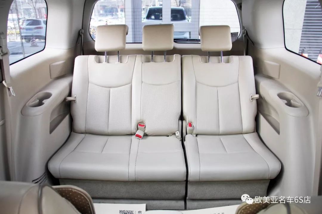 尼桑7座保姆车贵士,保姆商务车10万元明星专用