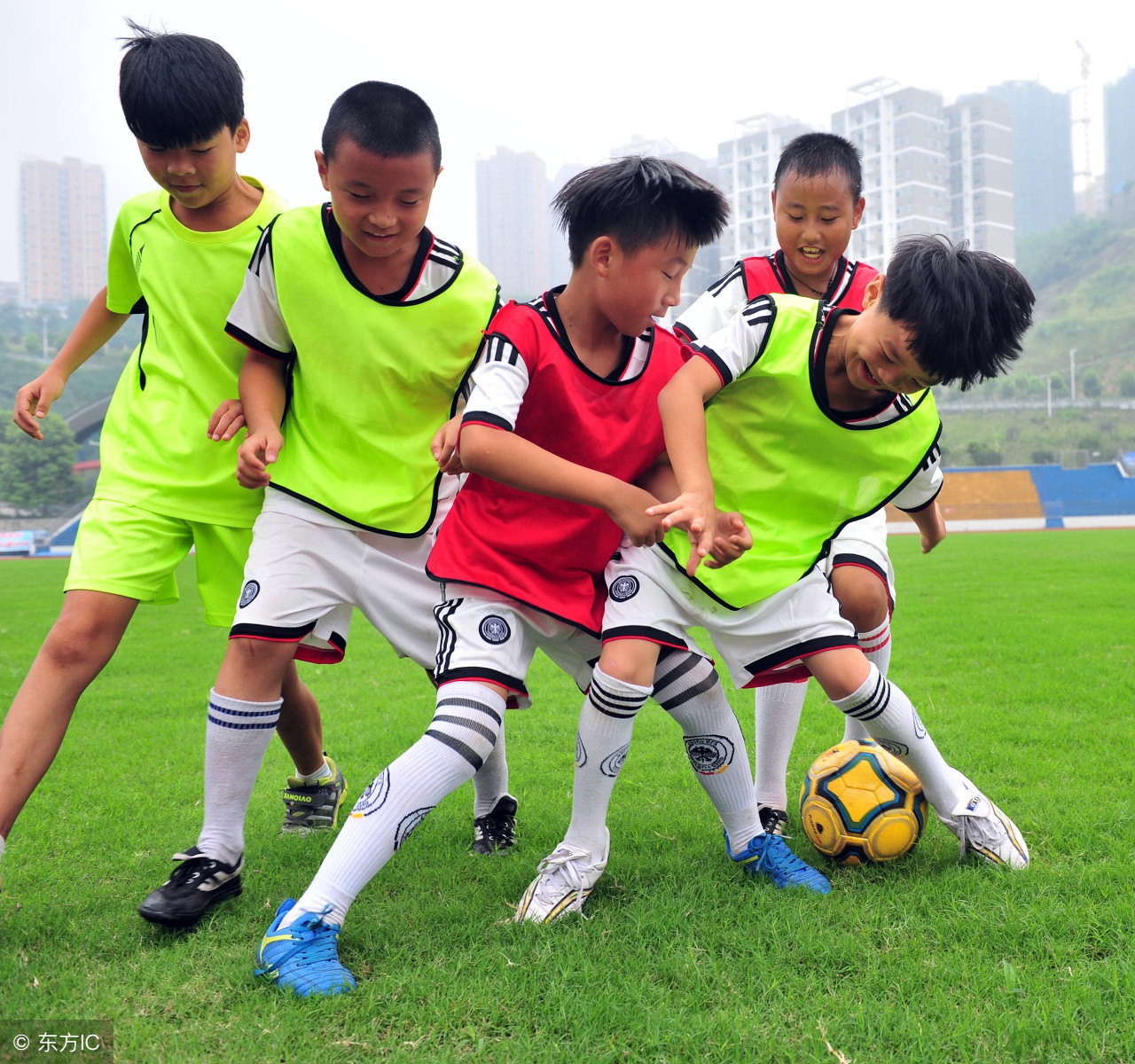 足球青训的孩子现状,足球青训不容易