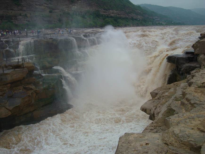 九曲黄河一壶收，看我中华母亲河的大气磅礴，点赞十里龙槽
