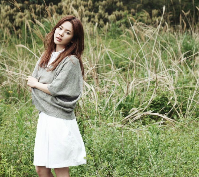 宋慧乔太阳的后裔柳时镇救姜暮烟,宋慧乔离婚后首现身一袭白裙