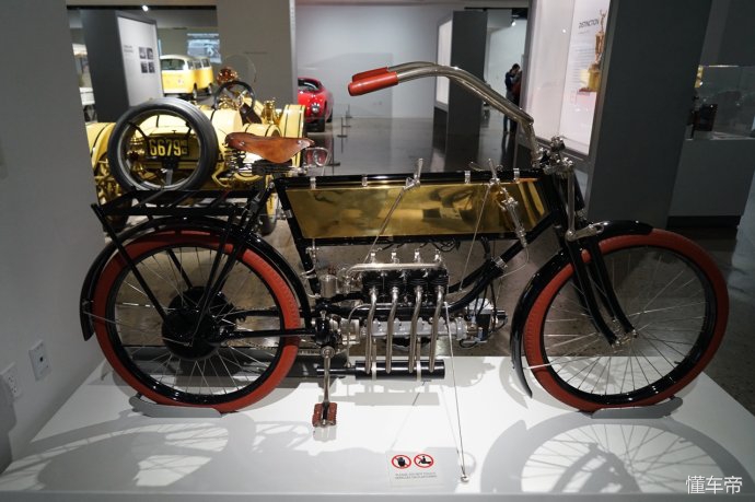 汽车博物馆蝙蝠侠战车,汽车博物馆带你了解蝙蝠侠战车