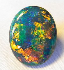 欧泊宝石什么材质,欧珀和欧泊是一个品牌吗