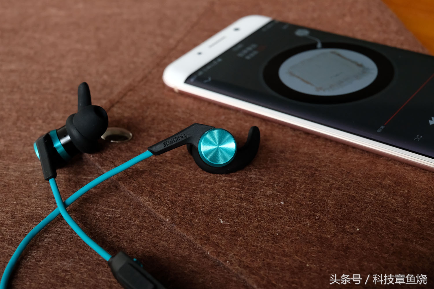 运动音乐戴耳机听,运动耳机1more