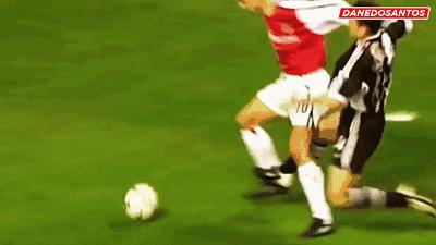 伊布十大经典进球,博格坎普转身进球