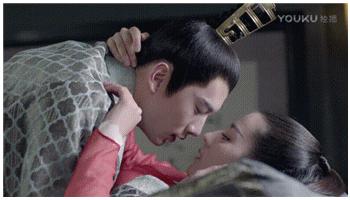 迪丽热巴和刘芮麟滚床单了？心疼周渝民，想娶红衣美娇娘好难