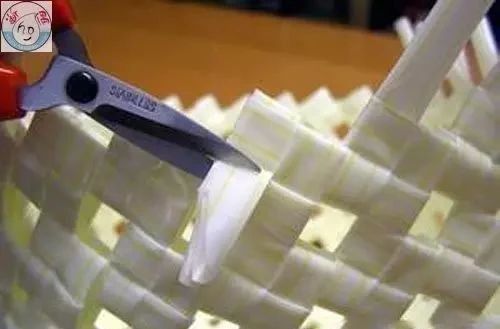 塑料带手工编织篮子收纳筐,塑料袋收纳筐