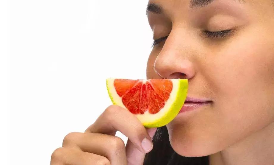 水果中含有丰富的维生素矿物质,维生素c含量高的水果脆甜多汁