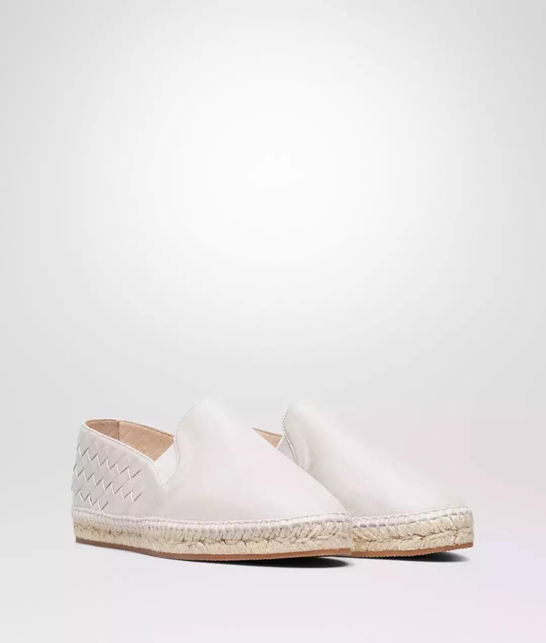 春夏小白鞋新款2022爆款百搭,百搭厚底小白鞋春夏