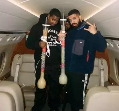 drake芝加哥,aj1黑红芝加哥2013