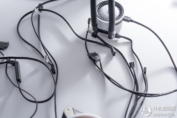 电影头号玩家里的大神都在用开放式主机，你还在用传统电脑？