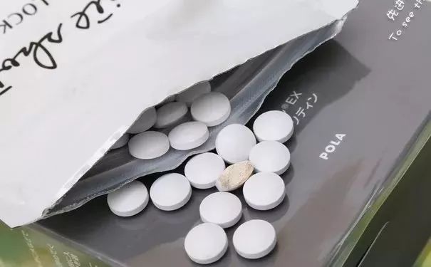 现在还不美白，你是想黑着过完这个夏天吗？v