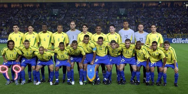 小孩踢足球会影响腿型吗,小孩子踢足球小腿会变粗么