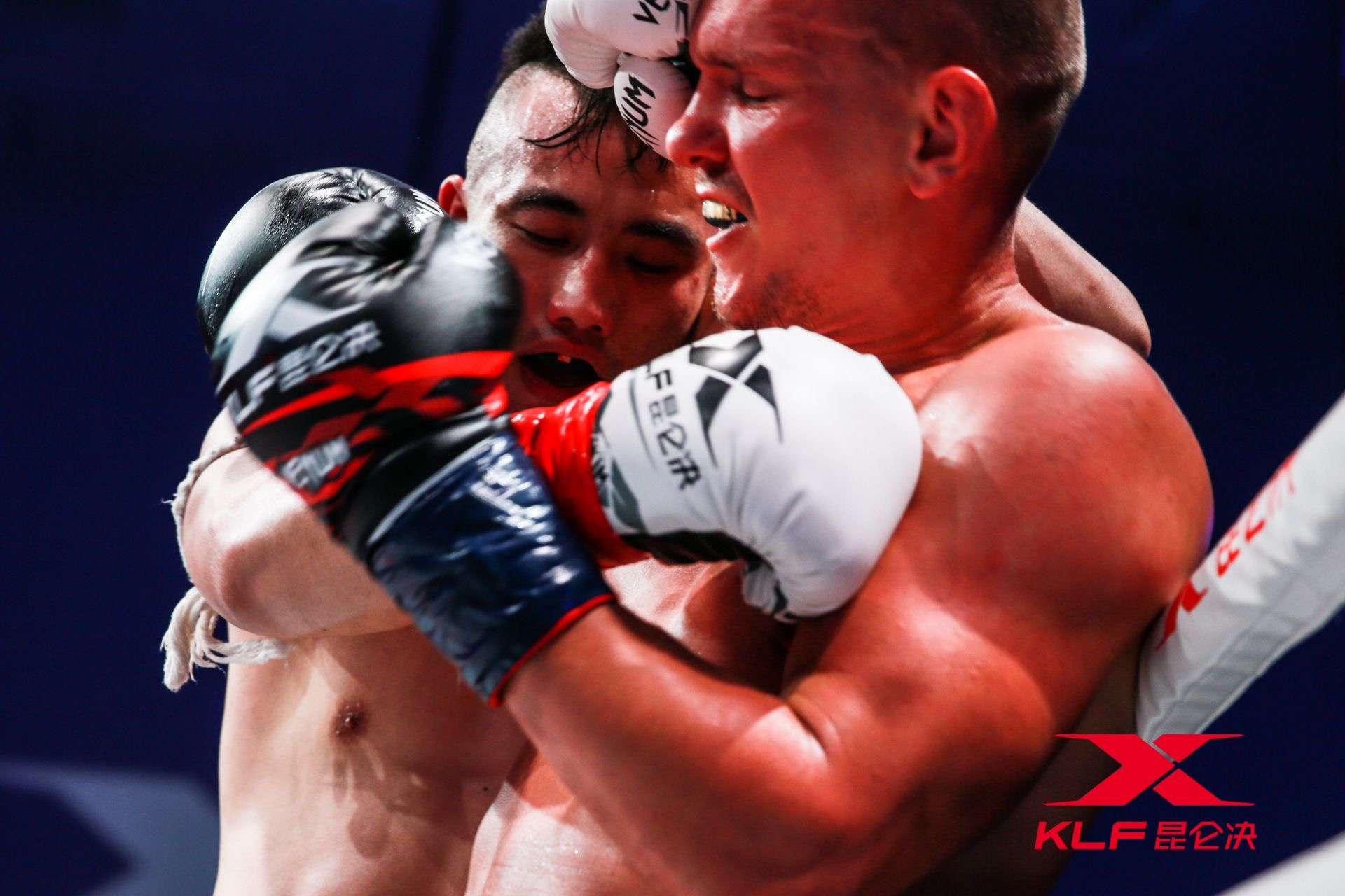 俄罗斯悍将凶如猛兽,俄罗斯猛将格斗视频