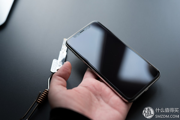 iphone手机一般推荐什么钢化膜,iphone手机原装膜好还是钢化膜好