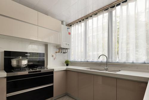 怎么洗变长的毛衣恢复原样,毛衣被洗小了怎么变回原形