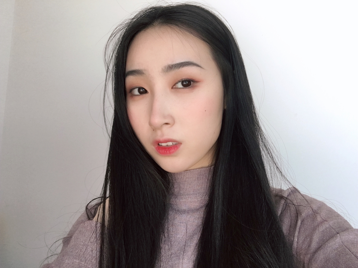 特别好看的彩虹在脸上的妆容教程,偏粉色的高光适合什么妆容