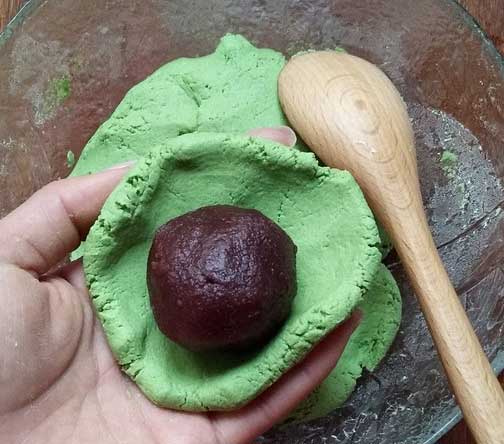 艾叶糯米团子的做法大全,糯米粉艾叶团子