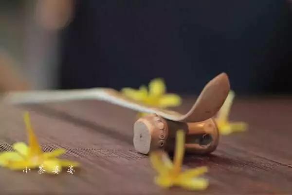 茶席上的茶器是什么样的,一个完整的茶席有几个茶器