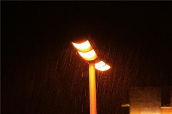 一个小故事，人生大道理：父母给的叫背景，自己打的才叫江山