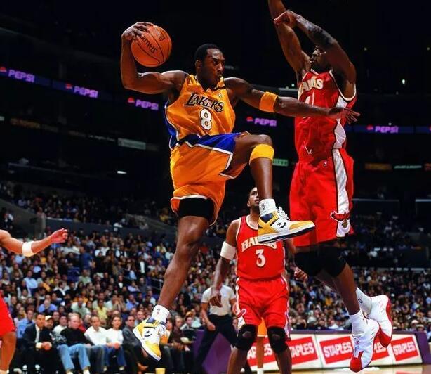 科比黑曼巴战靴,回忆科比经典