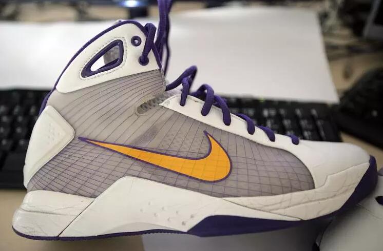 科比黑曼巴战靴,回忆科比经典