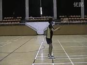 后退单脚起跳杀球步法,杀球既轻松又不累教学单脚起跳