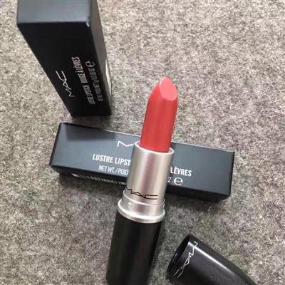 栽过这几款热门口红的坑，一涂上嘴整个人都不好了！千万别跟风买