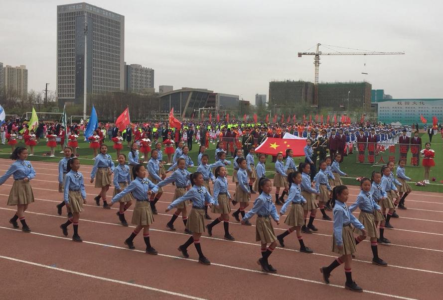 小学生运动会的童趣,有趣的运动会一年级小学生
