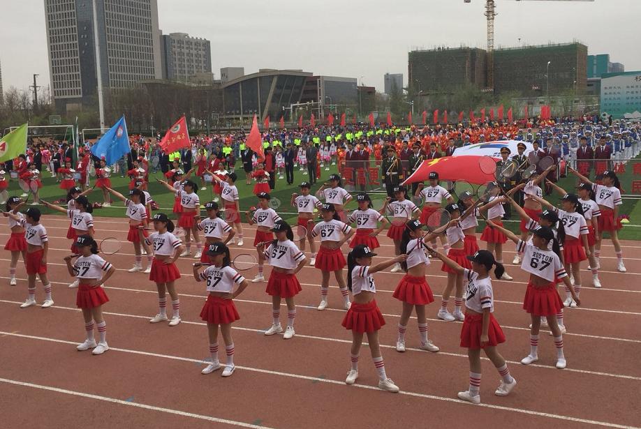 有趣的运动会小学生,一个运动会的游戏