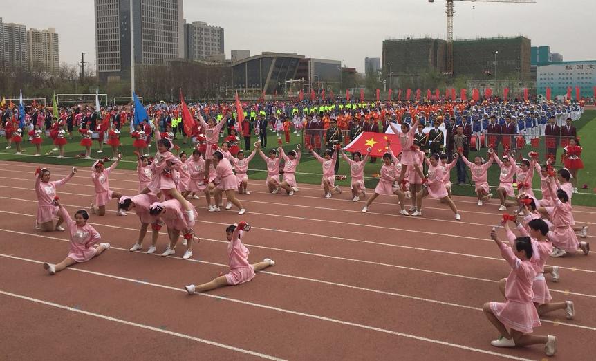 有趣的运动会小学生,一个运动会的游戏