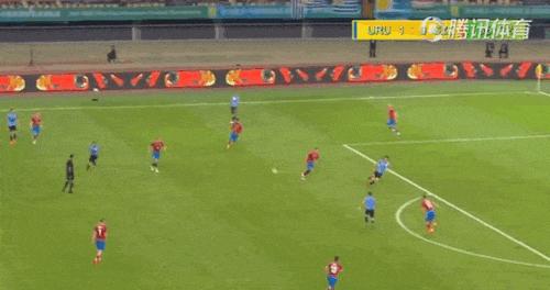 c罗神级倒钩对萨拉赫,足球史上第一个倒钩射门