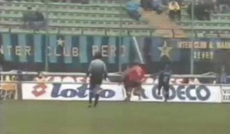 足球史上最精彩的倒勾,足球盘点2019疯狂的凌空射门集锦