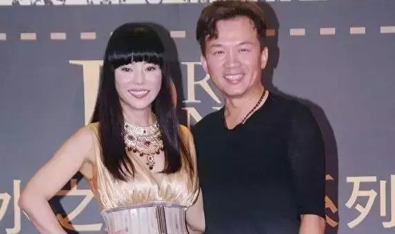 儿子摸奶，爸爸猥亵，这家人是被下降头了吧